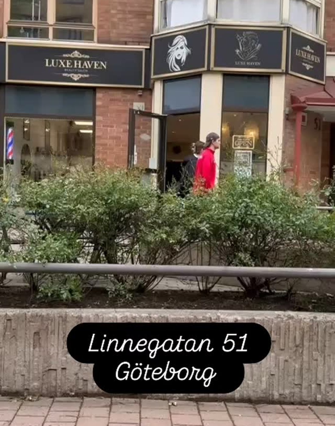 Salongen sedd från trottoaren på Linnégatan